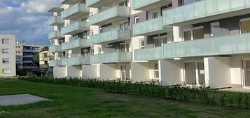 Strassgang Top Lage, ruhig, neu, mit Küche und Garage (inkl. BK und Hzg.)