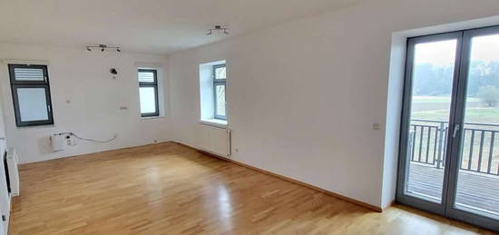 große 2-Zimmer-Wohnung mit 70m² - Balkon - inkl. Autoabstellplatz