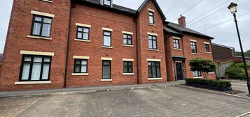 Flat to rent in Waters Way, Worsley M28