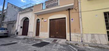 Casa indipendente in vendita in via Grazia Deledda, 26