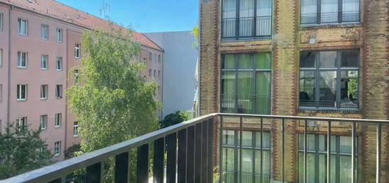 Gut geschnittenes Neubau-Mikroapartment mit Südwestbalkon und Keller in Alt-Treptow