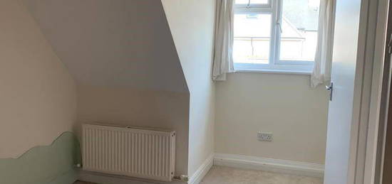 Room to rent in Brook Avenue, Wembley HA9