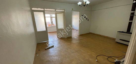 KAHVEC OULLARI EMLAK'TAN KRALIK ORTA MAH. 3+1 90M2 2.KAT