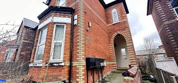 Flat to rent in Ash Tree Road, Manchester M8