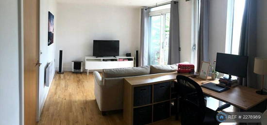 1 bedroom flat share