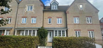 4 bed town house to rent