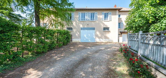 Maison 5 pièces 210 m²