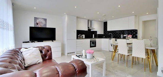 Detached house to rent in Coppets Road, London N10