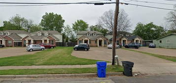 2016 S 8th St, Waco, TX 76706