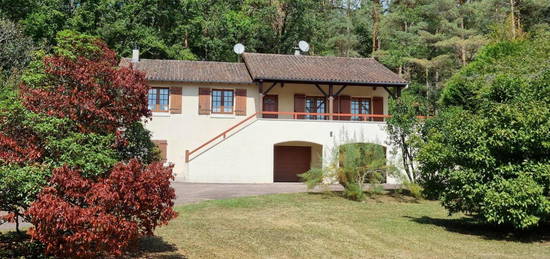 Maison avec 1,6 hectares de terrain