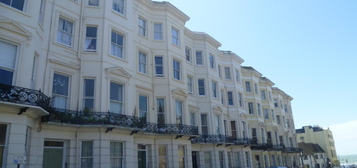 Studio to rent in Holland Road, Hove, East Sussex BN3