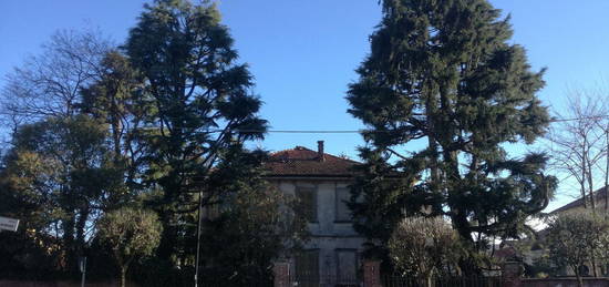 Villa in vendita in piazza San Lorenzo, 8