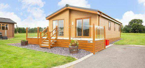 2 bedroom lodge for sale