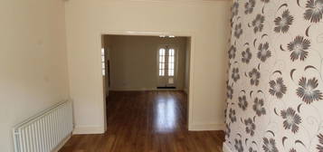 2 bed terraced house to rent