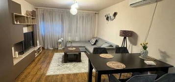 Apartament 3 camere, 71mp, balcon inchis, 2 bai.