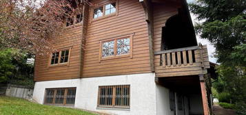 Wunderschönes Einfamilienhaus mit Arztpraxis mit Weitblick auf die Burg Falkenstein zu verkaufen!