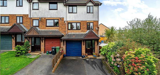 4 bed end terrace house for sale