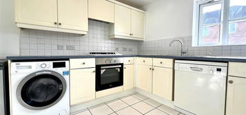 3 bed maisonette to rent