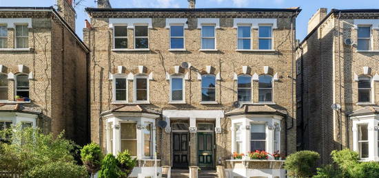 Flat for sale in Richmond Road, Twickenham TW1