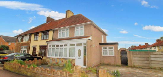 End terrace house to rent in Green Lane, Dagenham RM8