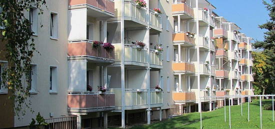 helle 2 Raum Wohnung mit Balkon