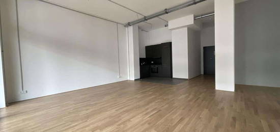 Barrierefreies Loft im Tabakquartier Bremen mit extra hohen Decken...Parkett, Balkon und EBK