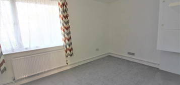 Flat to rent in Pen Park Road, Southmead, Bristol BS10