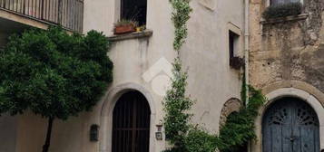 CASA SEMINDIPENDENTE A MONTESARCHIO