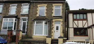 3 bed end terrace house to rent