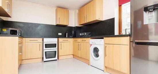 4 bed flat to rent