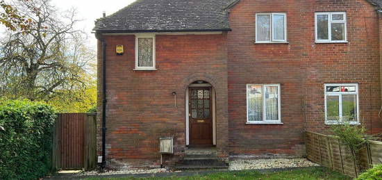 5 bedroom semi-detached house to rent