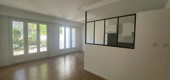 Appartement  à louer, 2 pièces, 1 chambre, 60 m²