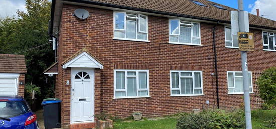 Maisonette for sale in Shrewsbury Close, Surbiton, Surrey KT6