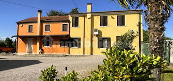 Villa unifamiliare, buono stato, 250 m², Marzanata, Trecenta