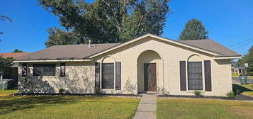 3802 Heard Rd, Lake Charles, LA 70605