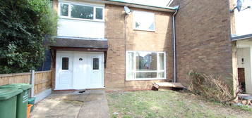 Town house to rent in 101, Pattiswick Square, Basildon SS14