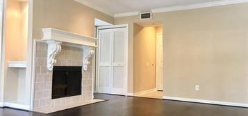 1880 White Oak Dr Apt 113, Houston, TX 77009