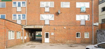 Flat to rent in Antonia Court, Terminus Road, Littlehampton, West Sussex BN17