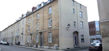 4 bed flat to rent