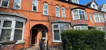 6 bedroom terraced house to rent