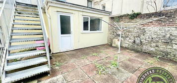 1 bedroom ground floor flat to rent