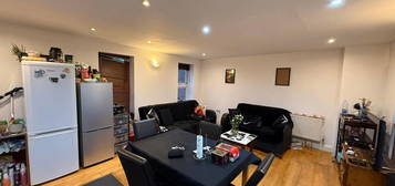 2 bed flat to rent