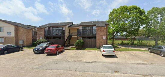 398 Duroux Rd, La Marque, TX 77568