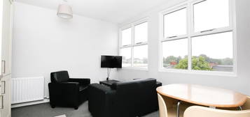 3 bed flat to rent