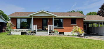4, Rue Kirouac
                        Victoriaville