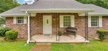 185 Sims Dr, Chattanooga, TN 37415