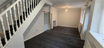 Terraced house to rent in Park Place, Abertillery NP13