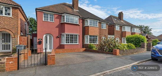 3 bedroom semi-detached house