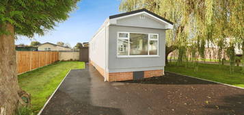 Mobile/park home for sale in Shamblehurst Lane South, Hedge End, Southampton SO30