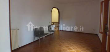 Appartamento via Maggio, Centro, Montale